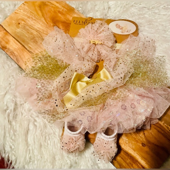 Elly & Emmy Other - NWT Elly & Emmy 3 Piece 0-12M Photo Op Set